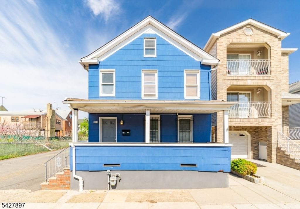 805 4Th Ave, Elizabeth City, NJ 07202