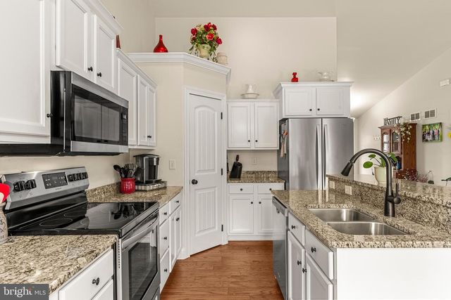 185 MASTERS DR, Denver, PA 17517