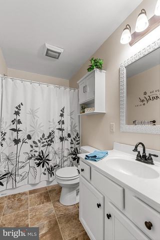 185 MASTERS DR, Denver, PA 17517