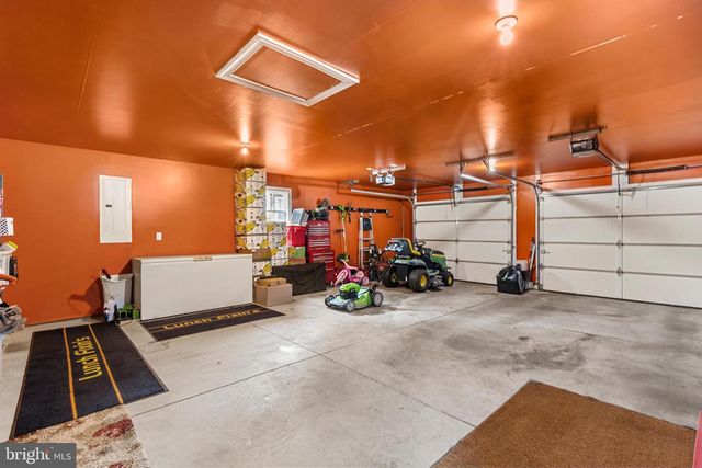 185 MASTERS DR, Denver, PA 17517