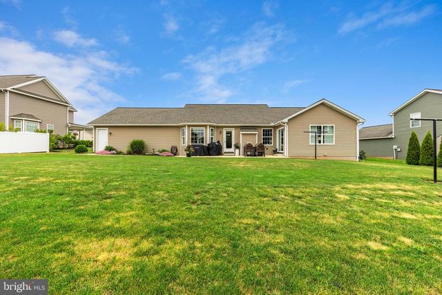 185 MASTERS DR, Denver, PA 17517