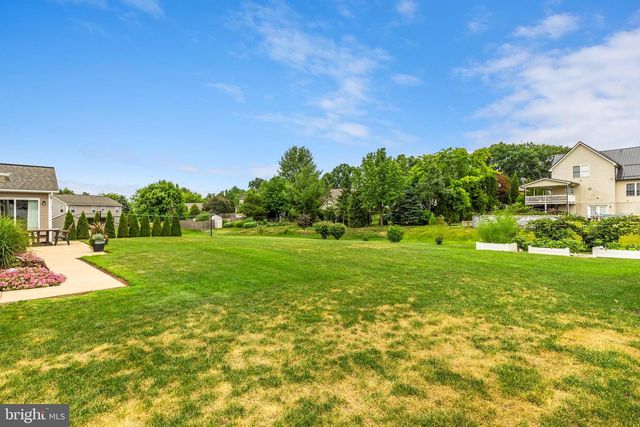 185 MASTERS DR, Denver, PA 17517