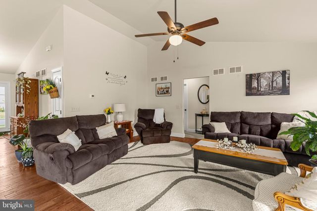 185 MASTERS DR, Denver, PA 17517