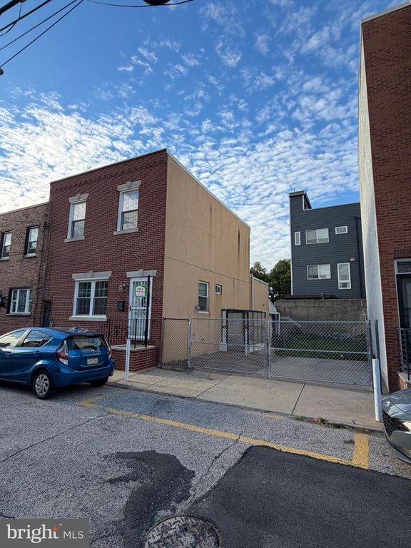 519 E CABOT ST, PHILADELPHIA, PA 19125 — exterior