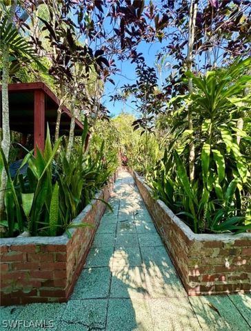 5934 Tropical DR, Fort Myers, FL 33919