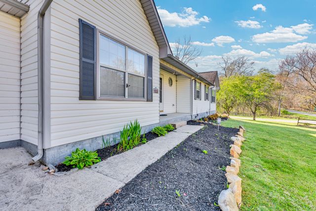 2016 Shalako Dr, Crossville, TN 38572