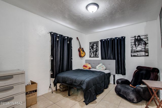 3273 E 27th Street, Tucson, AZ 85713