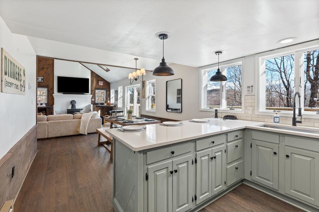 1990 East Mountain Road, Killington, VT 05751