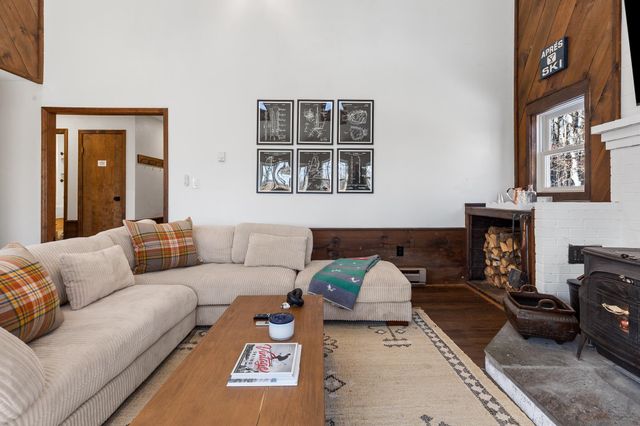 1990 East Mountain Road, Killington, VT 05751