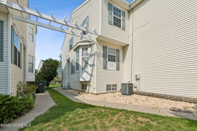 88 Austin Street 330, Tinton Falls, NJ 07712
