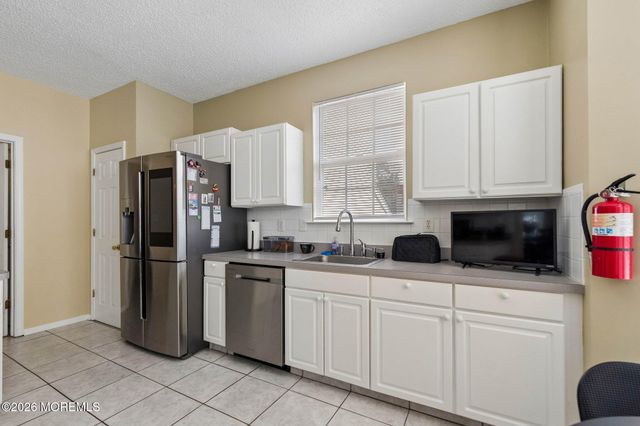 88 Austin Street 330, Tinton Falls, NJ 07712