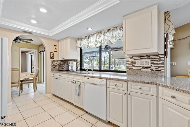 3906 SE 10th PL, Cape Coral, FL 33904