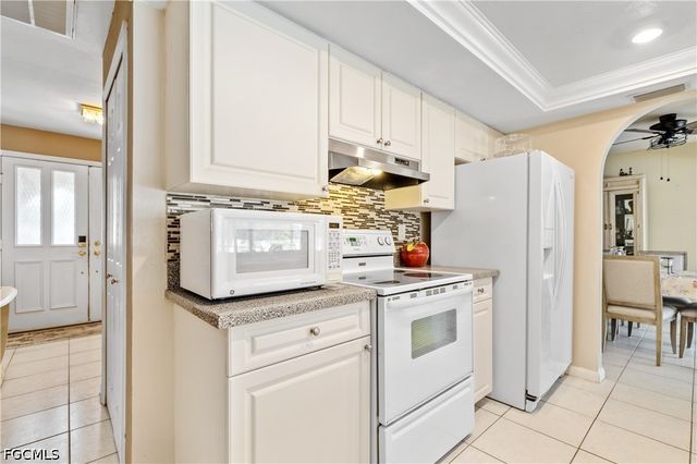 3906 SE 10th PL, Cape Coral, FL 33904