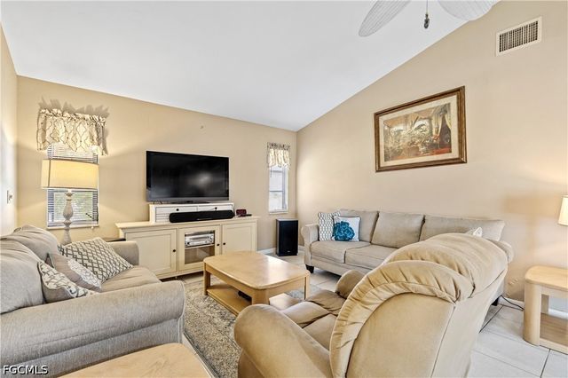 3906 SE 10th PL, Cape Coral, FL 33904