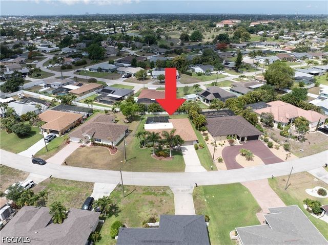 3906 SE 10th PL, Cape Coral, FL 33904