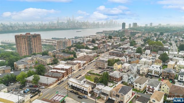 251 Palisade Avenue, Cliffside Park, NJ 07010