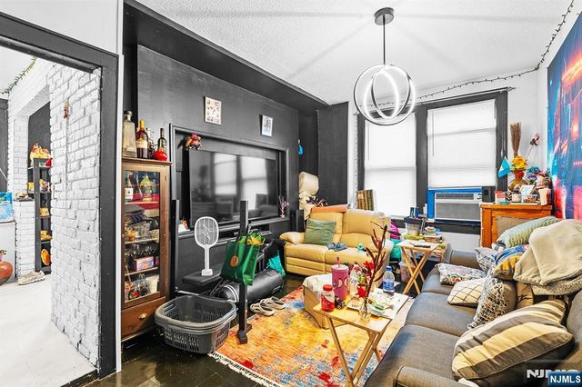 251 Palisade Avenue, Cliffside Park, NJ 07010