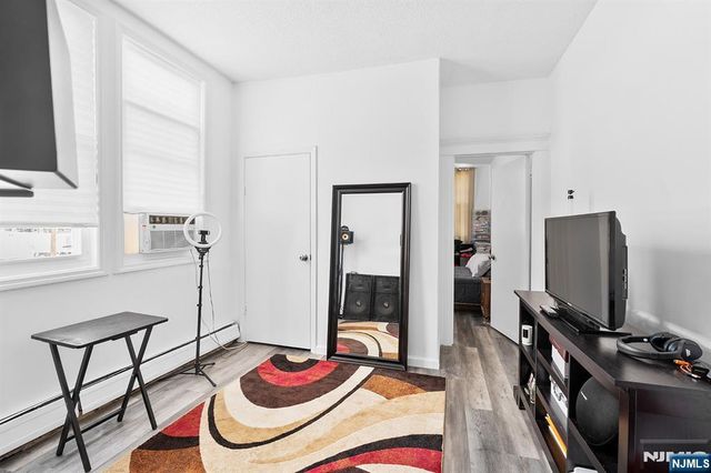 251 Palisade Avenue, Cliffside Park, NJ 07010