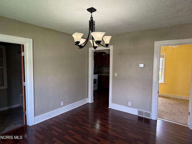 1054 Scott Street, Maumee, OH 43537