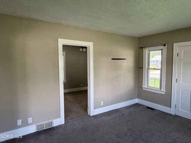 1054 Scott Street, Maumee, OH 43537