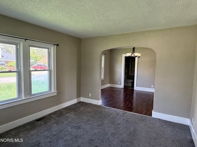1054 Scott Street, Maumee, OH 43537