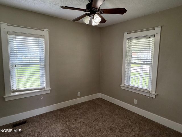 1054 Scott Street, Maumee, OH 43537