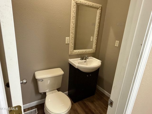 1054 Scott Street, Maumee, OH 43537