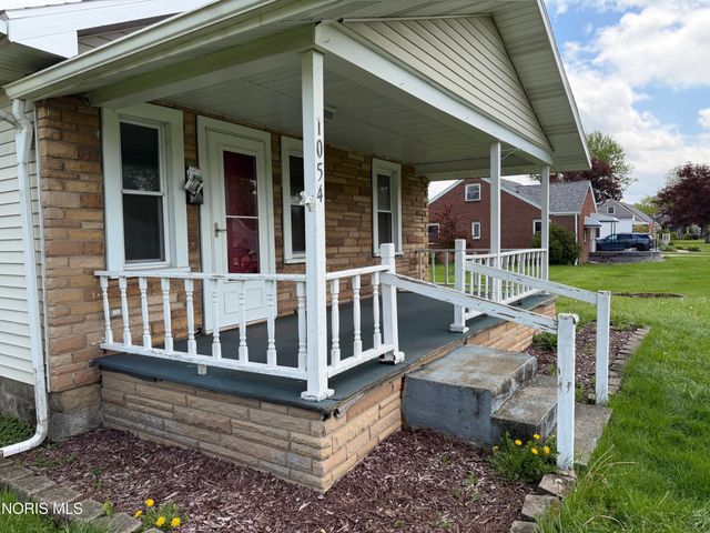 1054 Scott Street, Maumee, OH 43537