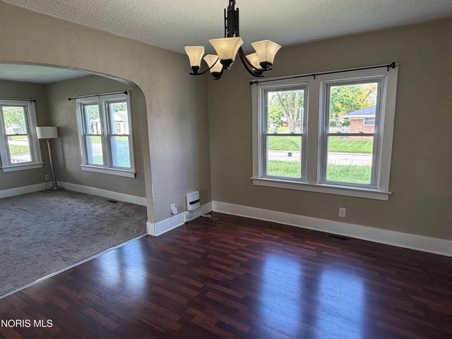 1054 Scott Street, Maumee, OH 43537