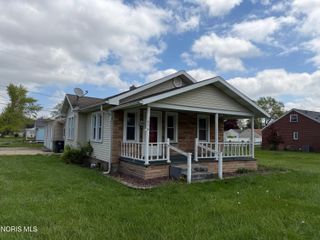 1054 Scott Street, Maumee, OH 43537