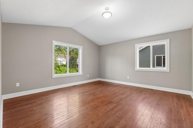 1880 Desoto Street N, Maplewood, MN 55117