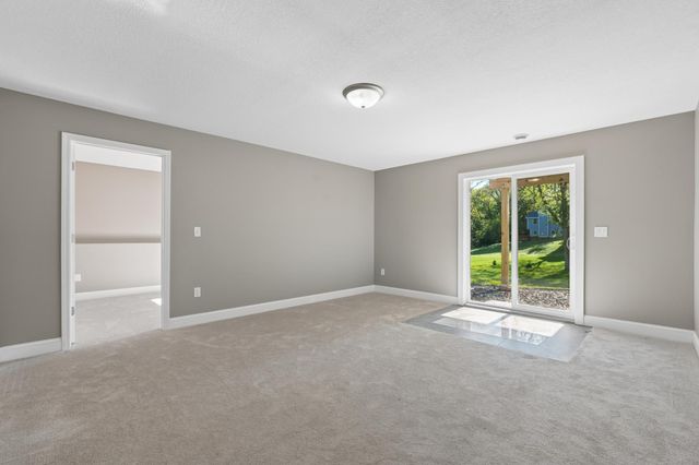 1880 Desoto Street N, Maplewood, MN 55117