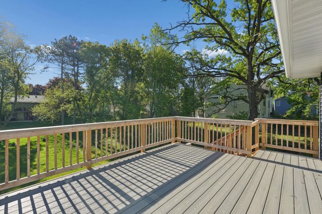 1880 Desoto Street N, Maplewood, MN 55117