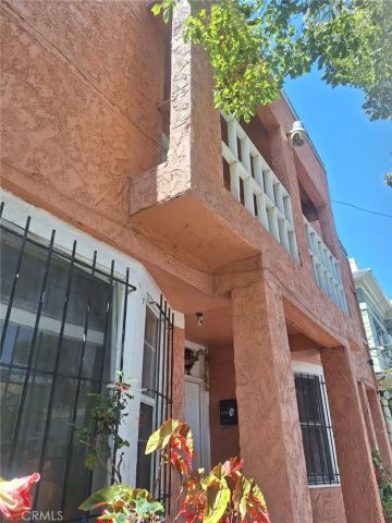 1943 Estrella, Los Angeles, CA 90007