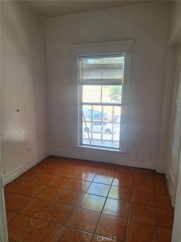 1943 Estrella, Los Angeles, CA 90007