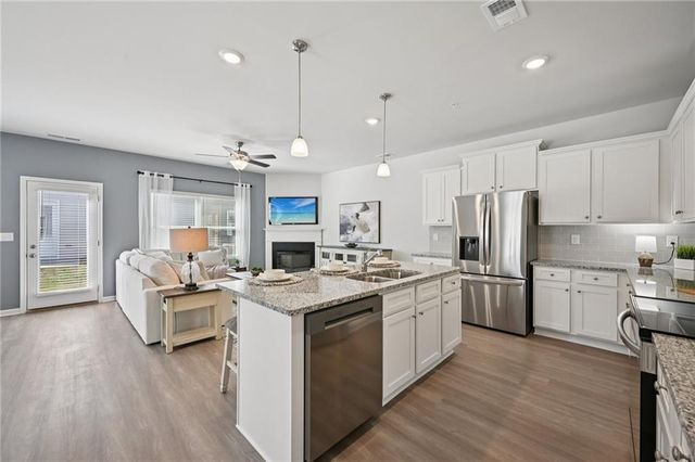 394 Lanier Circle, Woodstock, GA 30189