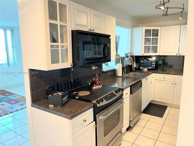 7135 Collins 533, Miami Beach, FL 33141