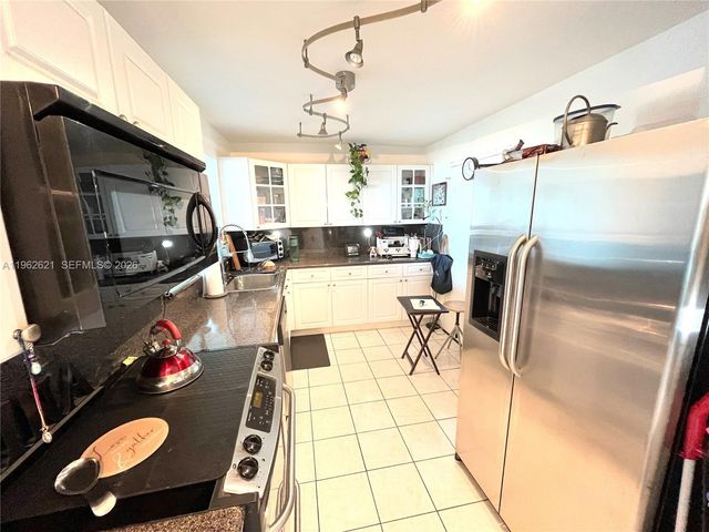 7135 Collins 533, Miami Beach, FL 33141