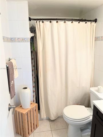 7135 Collins 533, Miami Beach, FL 33141