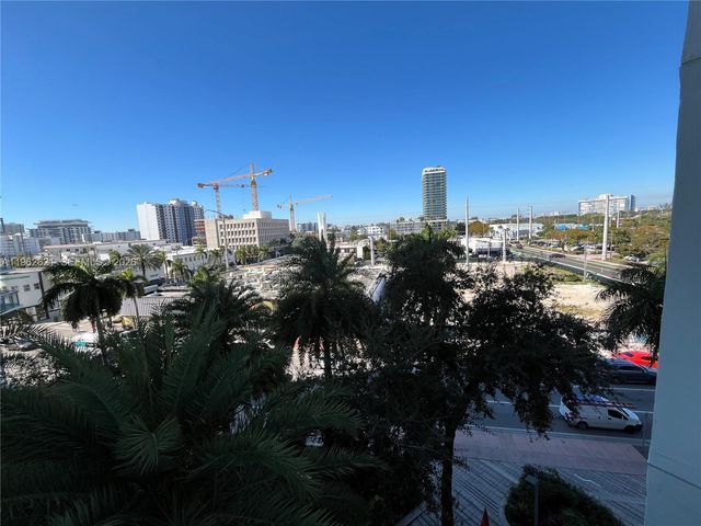 7135 Collins 533, Miami Beach, FL 33141