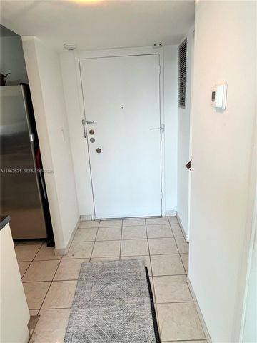 7135 Collins 533, Miami Beach, FL 33141
