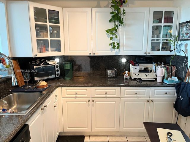 7135 Collins 533, Miami Beach, FL 33141