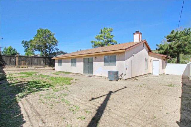 1142 W King Street, Banning, CA 92220