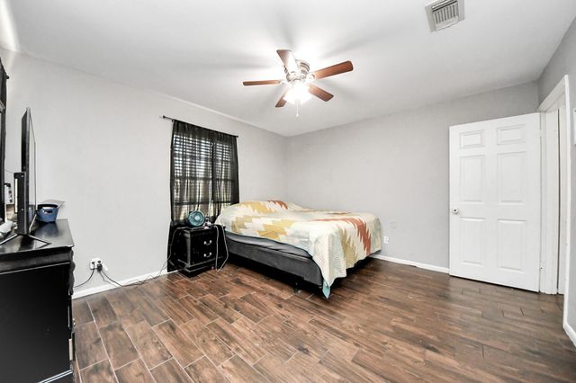 805 Armor Avenue, Pasadena, TX 77502