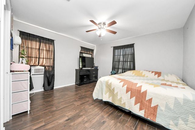 805 Armor Avenue, Pasadena, TX 77502