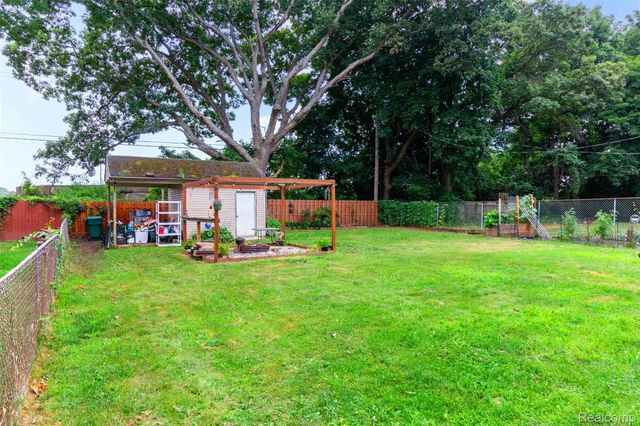 6129 Southward Avenue, Waterford Charter Township, MI 48329