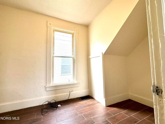 965 Curtis Street, Toledo, OH 43609