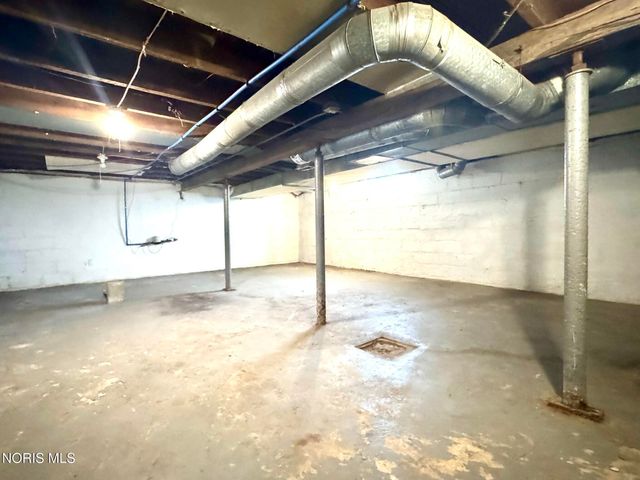 965 Curtis Street, Toledo, OH 43609