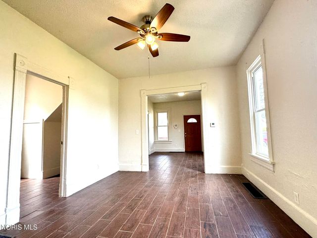 965 Curtis Street, Toledo, OH 43609