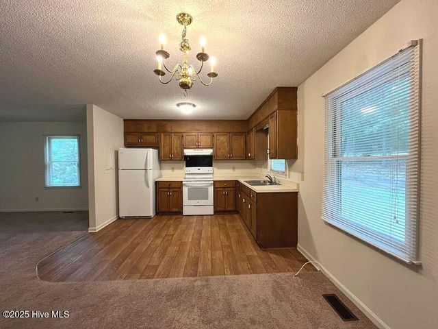 902 Heather Trail, Aberdeen, NC 28315
